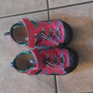 Kamik girls size 3 sandals